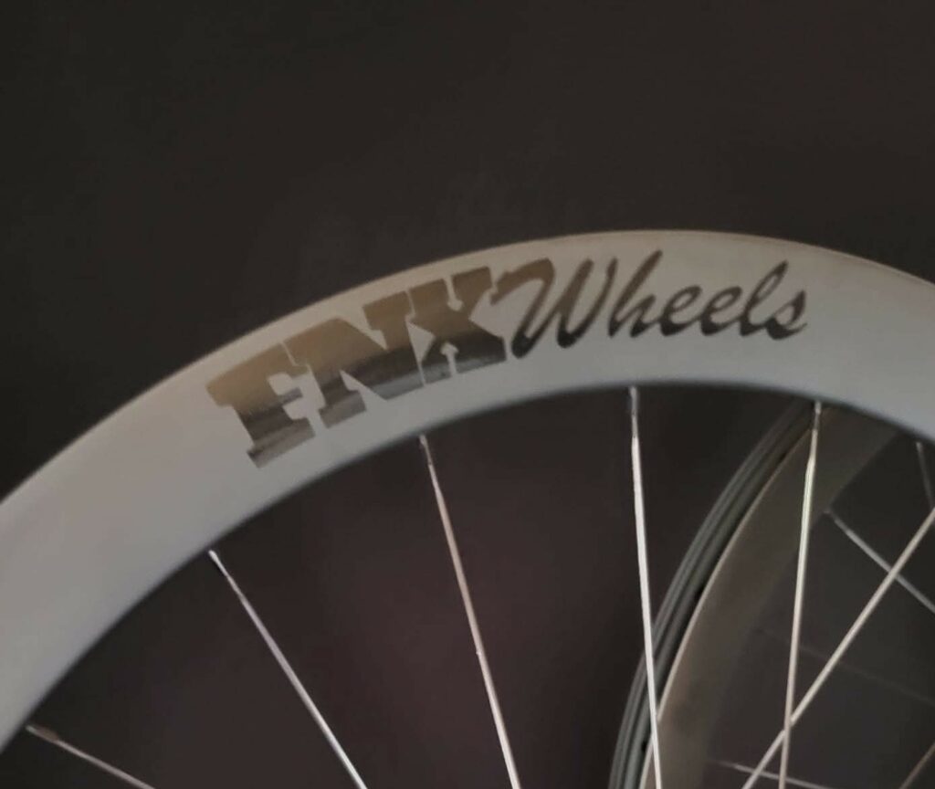 fnx wheels roues artisanales roues custom roues gravel hocuswheels